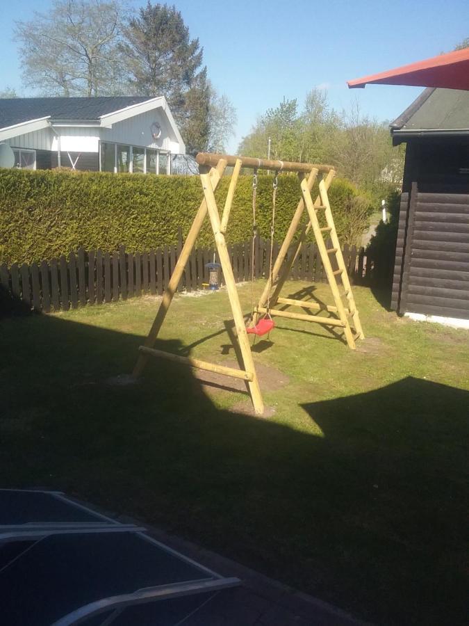 Seemoewe Bedekaspel Luaran gambar